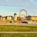 Apartment 120 Qm -3 Schlafzimmer-2 Bäder- Für 7 Gäste Düsseldorf
