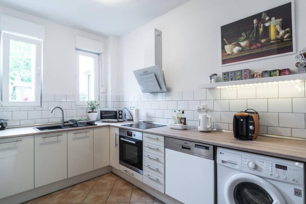 120 Qm -3 Schlafzimmer-2 Bäder- Für 7 Gäste * Düsseldorf