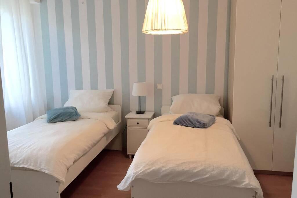 120 Qm -3 Schlafzimmer-2 Bäder- Für 7 Gäste * Düsseldorf